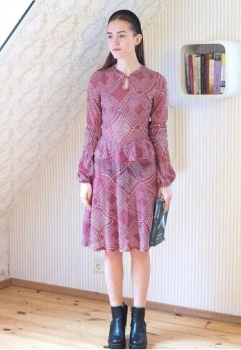 Dark red light long sleeve patterned vintage dress